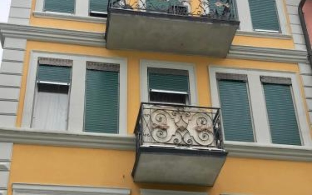 Downtown Apartment 9