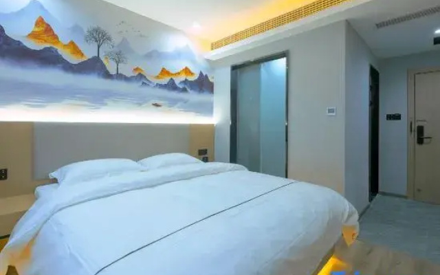 Nanchang Yingbin Business Hotel (Electric Power Vocational and Technical College)