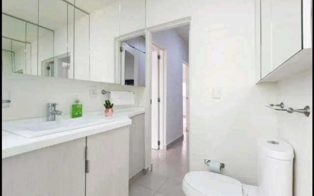 Pennsylvania WTC High End 1parking/2BR/2BA