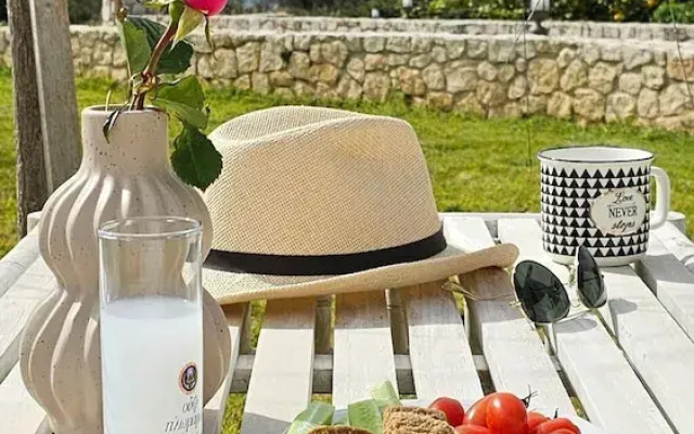 Villa Aitheras With sea Views and Garden
