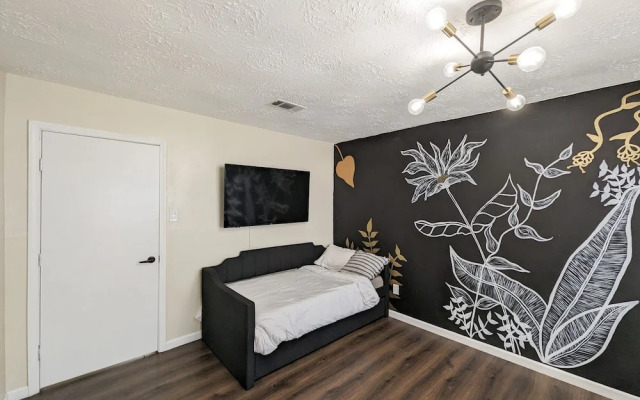 Vibrant Getaway Say Hello to the Best of Houston
