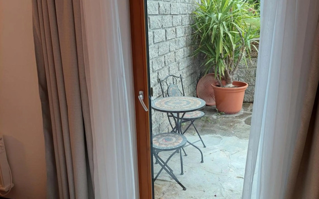 Stony Sea Apartments