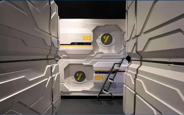 The Yellow Capsule Cancún