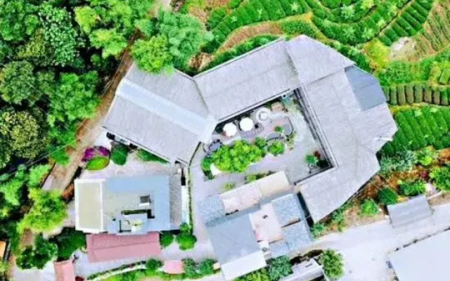 Aiduo Xiaozhu Hostel
