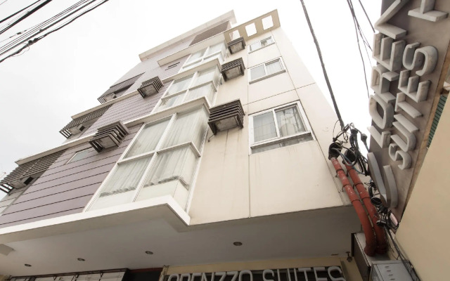 Lorenzzo Suites Hotel
