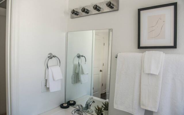 Explore Downtown Nashville Hip Designer Condo