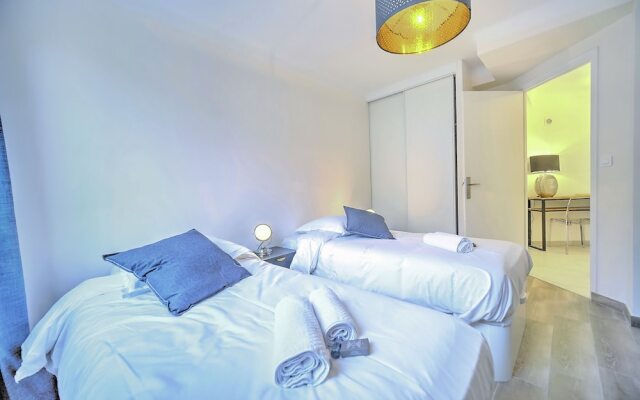 4 Pieces 7-8 personnes coeur de ville