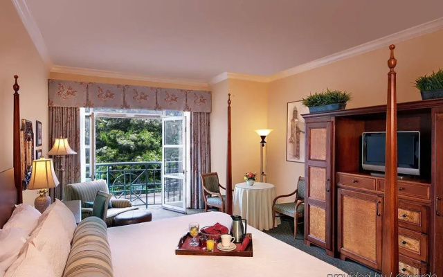 HarbourView Inn
