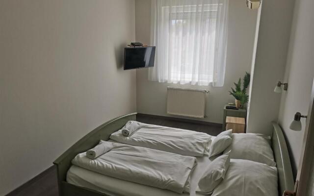 Zoli Apartmanok-Balcony Kölcsey 32