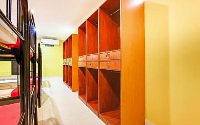 SPOT ON 89623 Nawawi's Backpackers