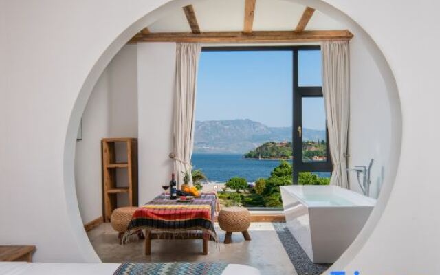 Serene Brit Boutique Hotel Fuxian Lake