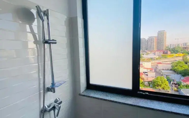 SOHO Apartment - City View with Rooftop Garden