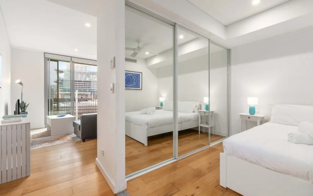 Central Art-deco 1bed With Balcony Aircon