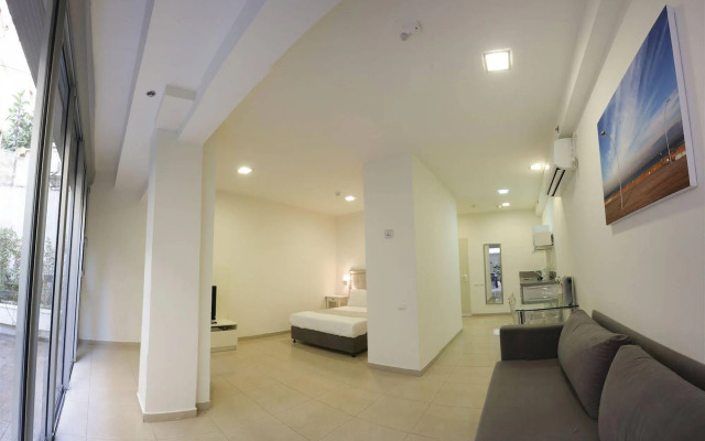 Sea Land Suites