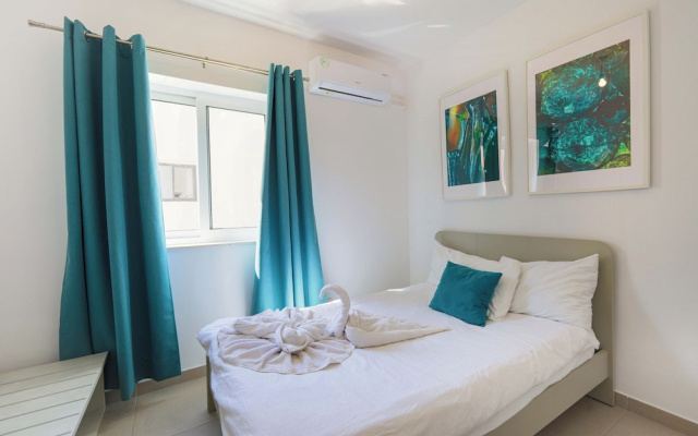 3BR Central with Balcony - Sliema Area