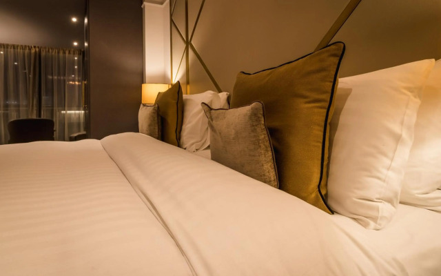 Seven Hotel