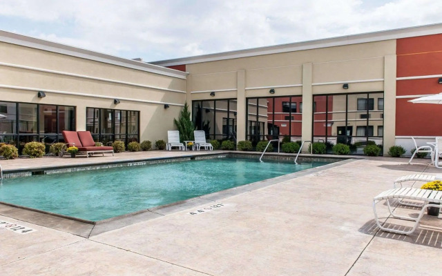 Quality Inn & Suites Mattoon South