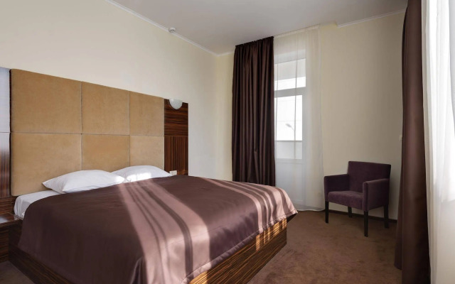 Twin Apart Hotel