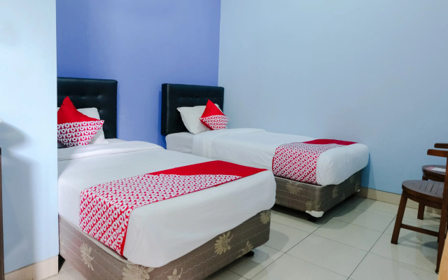 OYO 778 Guest House Amalia Malang
