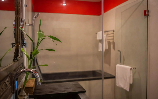La Rose Suites