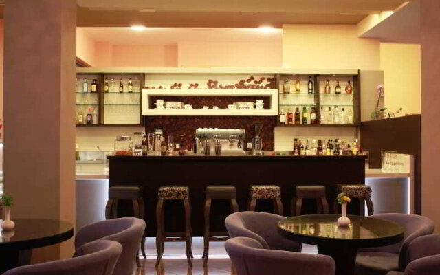 Anesis Hotel