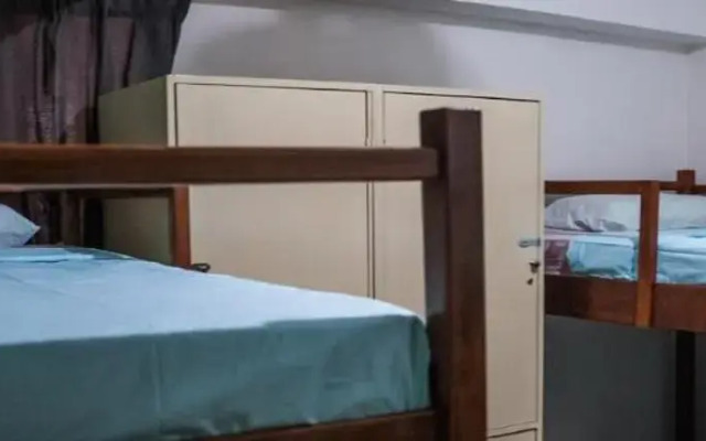 Step In Lodge - Hostel