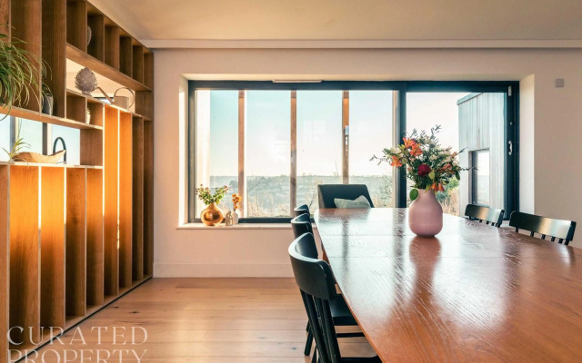 Stunning 5 Bedroom New Build With Amazing Views