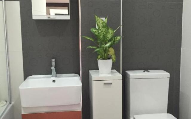 Castle Quarter Apartment with Free on site Parking