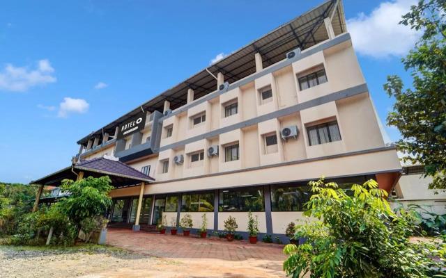 OYO Flagship 75052 Kuku Residency