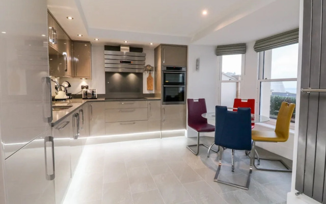 1 Arlington Villas