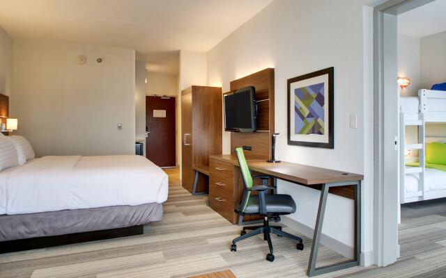 Holiday Inn Express & Suites Aurora - Naperville, an IHG Hotel