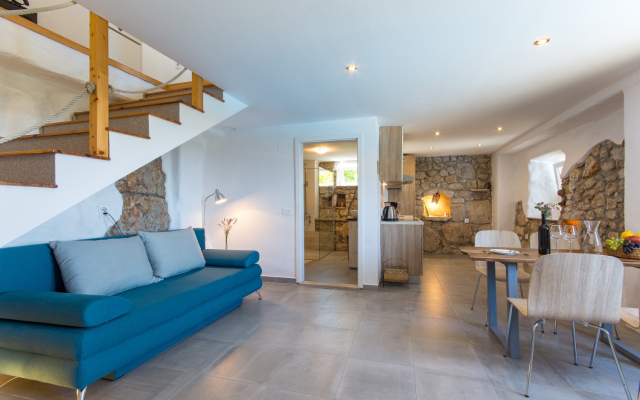 Holiday house Stone - pool house: Babino Polje, Island Mljet