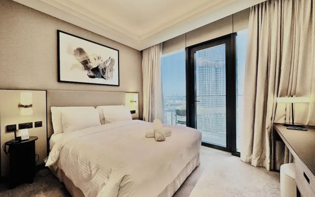 Venduras Skyline 3BR at Address Opera
