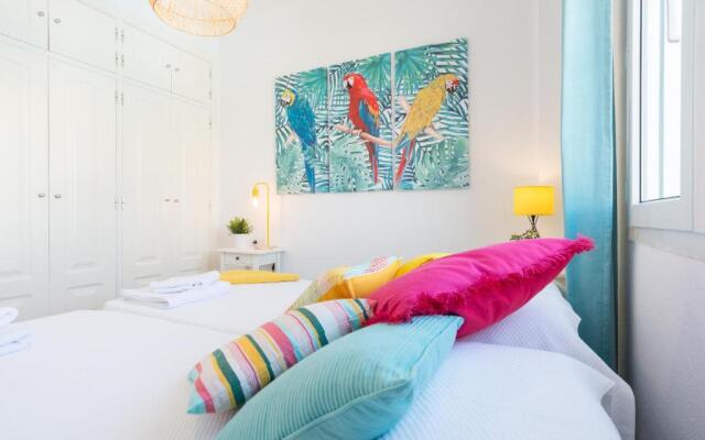 Exotico y bohemio apartamento frente al mar. Increible!!