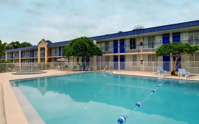 Holiday Inn Express Silver Springs - Ocala, an IHG Hotel