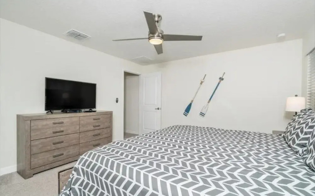 1566plunker 4 Bedroom Townhouse by RedAwning