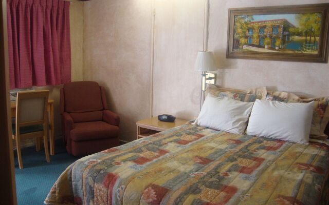 Bluebird Day Inn & Suites