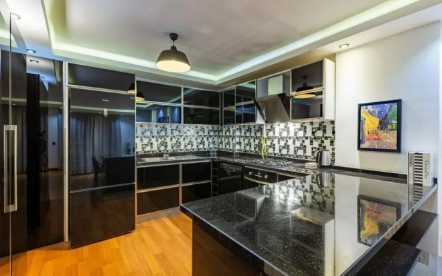Phenomenal Duplex Flat Near Nisantasi in Besiktas