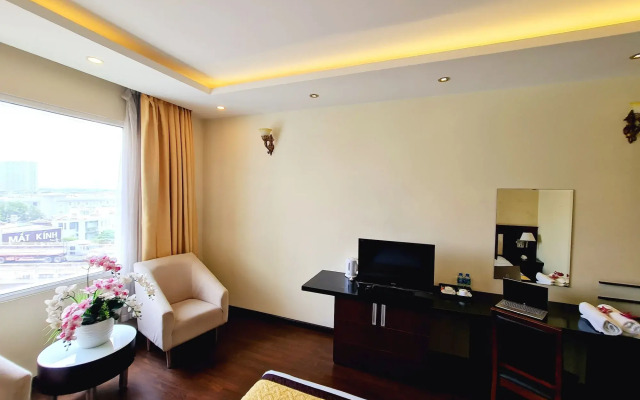 Happy Life Hotel