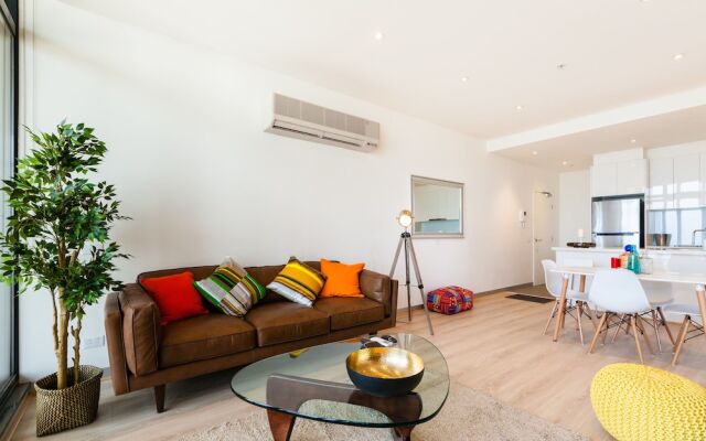 LENA, 2BDR Southbank Apartment