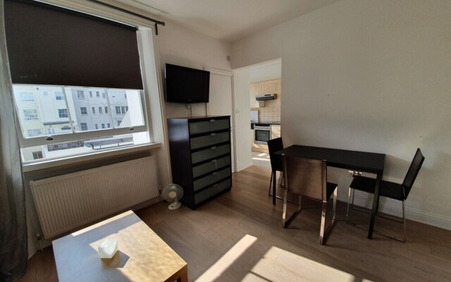 Studio Apartment in South Kensington 10