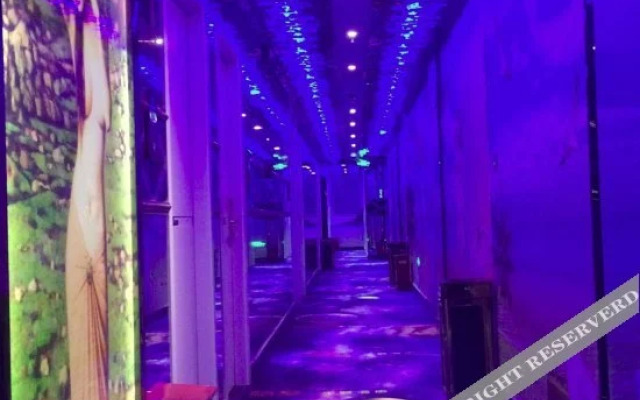 Baiyou Hotel (Shanghai Hongqiao Airport Wuzhong Road)