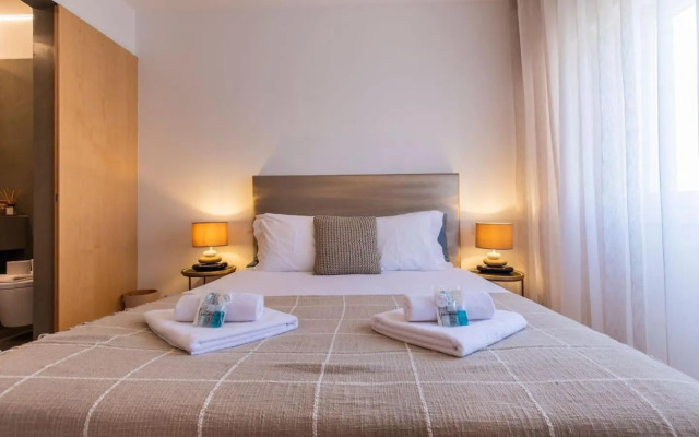 Lovelystay - Sunshine Residence in the Heart of Graça