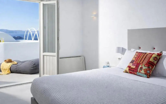 Hotiday Santorini Oia