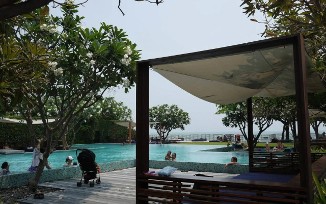 Baan Sanpleum Beachfront Condominium