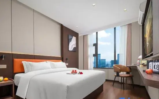 Huaji Mercure Hotel (Qingbaijiang Wanda Plaza)