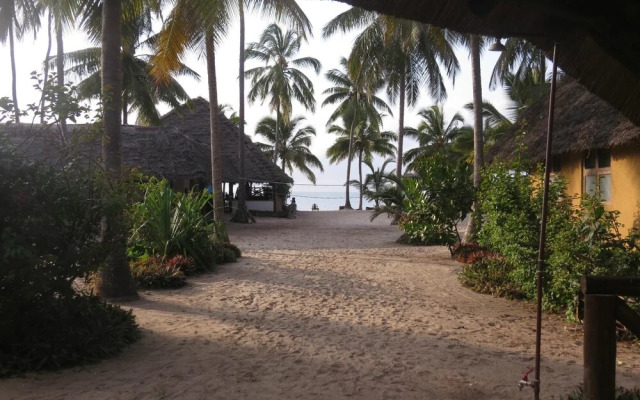 Mike's Beach Cottages