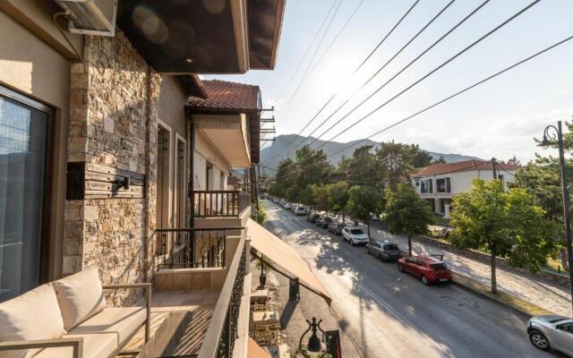 Lydia Suites And Rooms