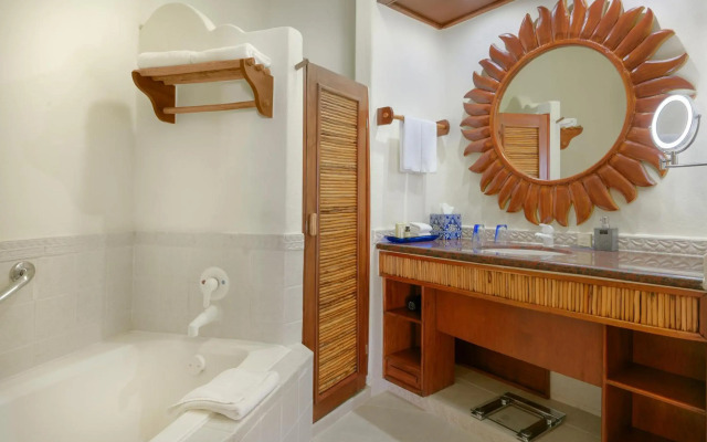 Desire Riviera Maya Pearl Resort, Couples Only - Adults Only All Inclusive