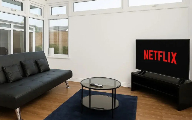 Prime 4BR Reading House & Free Parking